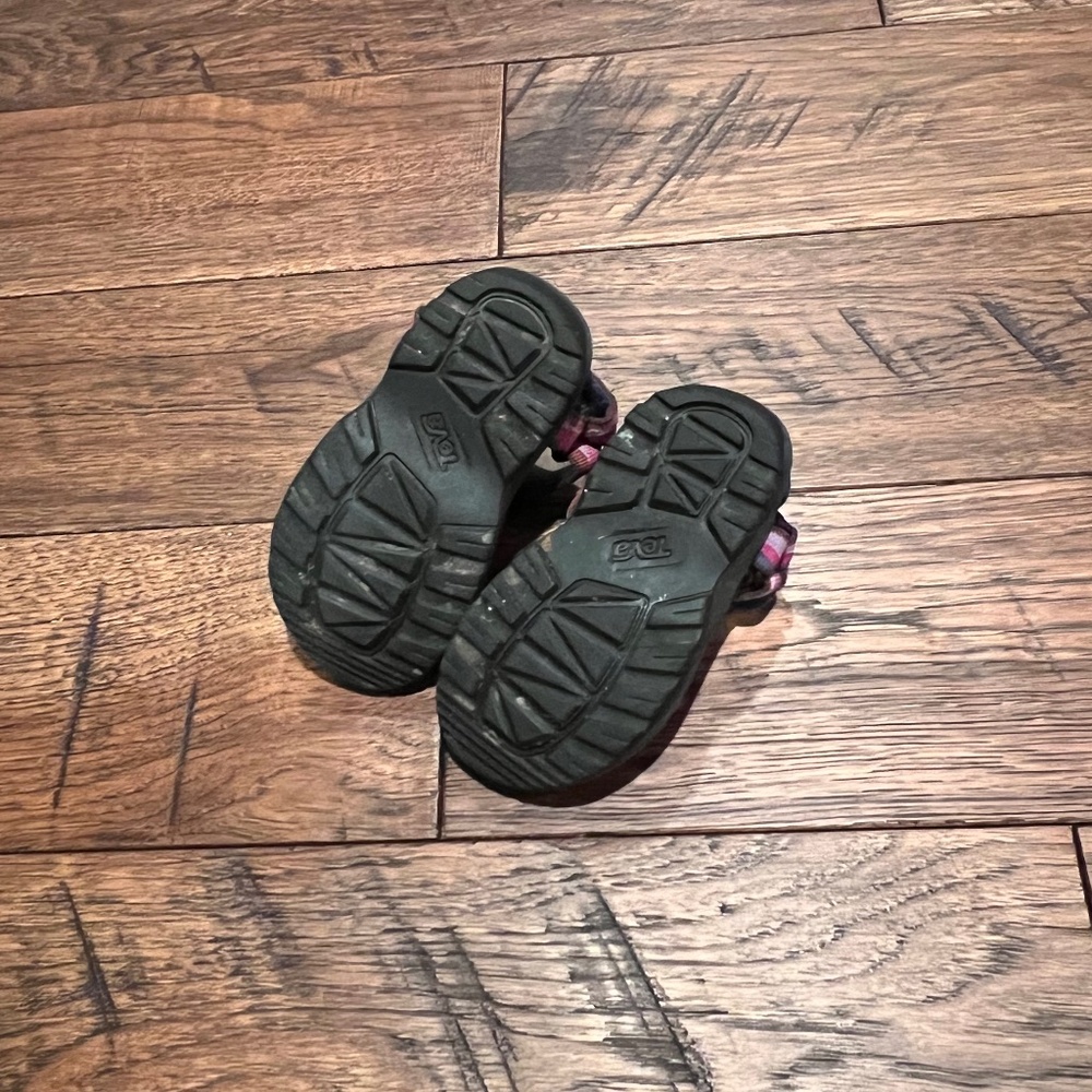 Teva Hurricane Sandal - 6T - Picture 5 of 5